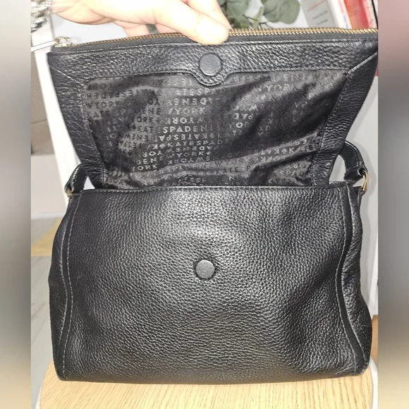 🖤 Kate Spade Fold Over Black Leather Crossbody Bag With Handle 🖤 - Picture 6 of 10